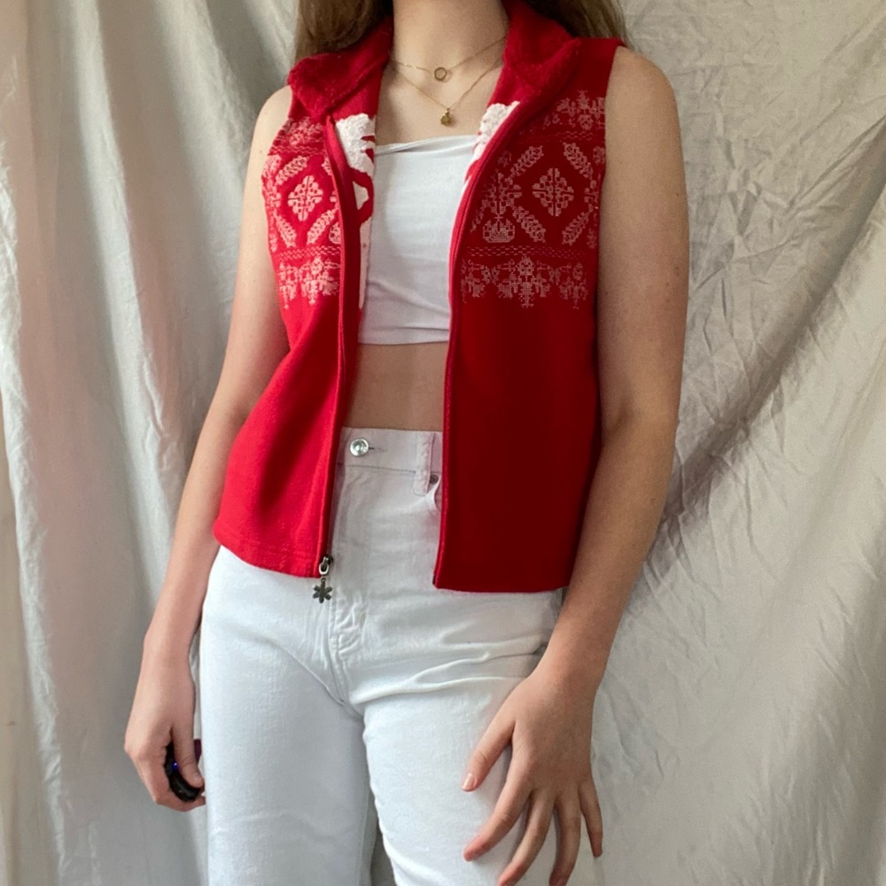 Croft & Barrow Christmas Sweater Vest Size Medium Red Snowflake Winter Jacket
